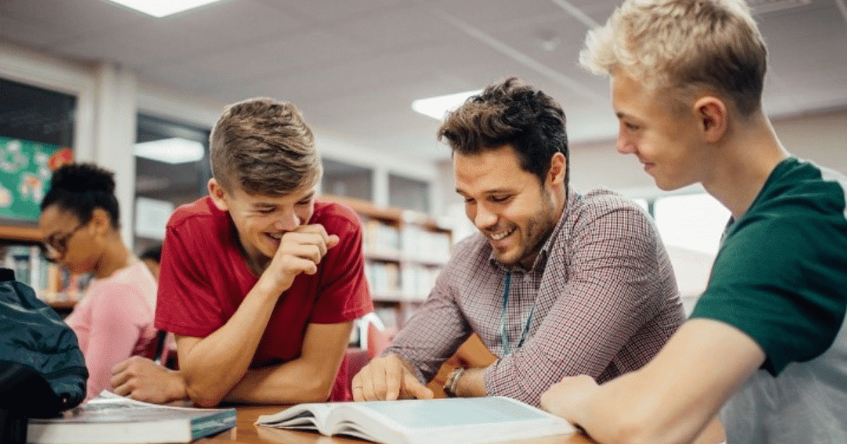 the role of youth workers