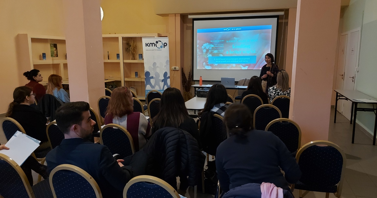 Μεγαλώνοντας παιδιά με αυτισμό: Οι προκλήσεις που αντιμετωπίζουν οι γονείς και πρακτικές συμπερίληψης
