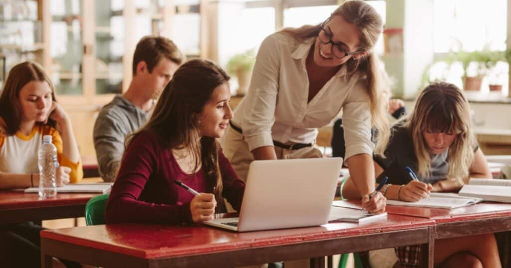 DigiLEAD: Πρόγραμμα κατάρτισης για την ανάπτυξη στρατηγικών ψηφιακού μετασχηματισμού στα σχολεία