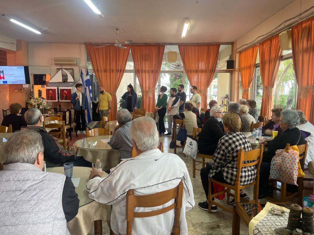 Ενισχύοντας το ψηφιακό γραμματισμό ενήλικων ατόμων μεγαλύτερης ηλικίας (65+) στα διαδικτυακά μέσα επικοινωνίας μέσω μιας διαγενεακής προσέγγισης